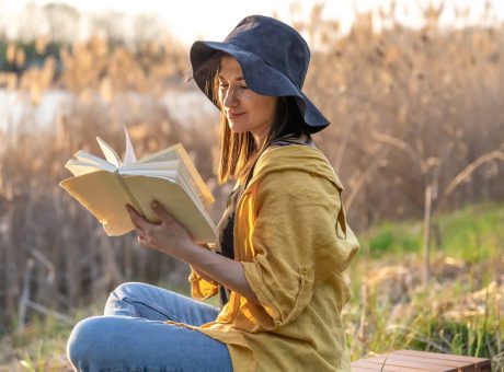 stylish-girl-with-a-book-in-her-hands-reads-at-sunset-.jpg stylish-girl-with-a-book-in-her-hands-reads-at-sunset-.jpg